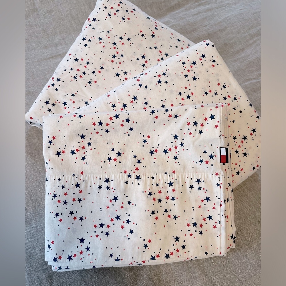 Tommy Hilfiger Full Size Sheet Set White with Red & Navy Star Print